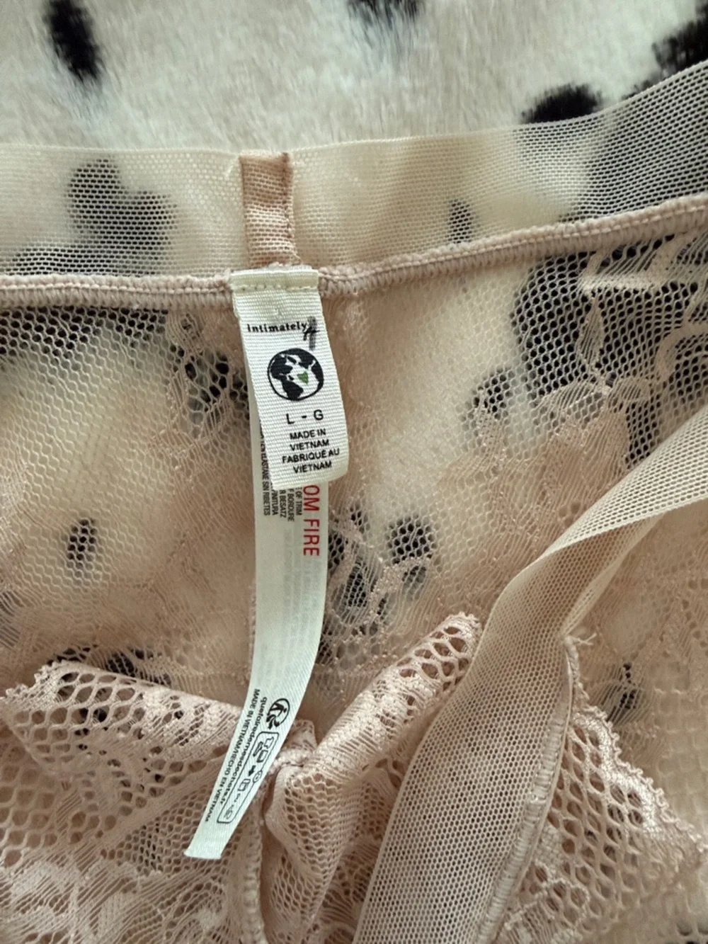 Free People Sheer Lace Thong Panty - Blush Tan Nude Neutral size Large NWOT